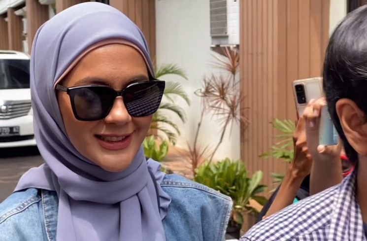 Paula Verhoeven hadir sidang cerai di Pengadilan Agama Jakarta Selatan, Rabu (20/11/2024). [Adiyoga Priyambodo/Suara.com]