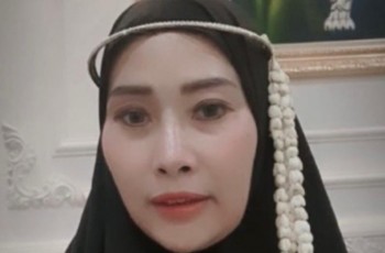 Bunda Terry, Buka Pengobatan Spiritual dan Aktif di Bidang Sosial