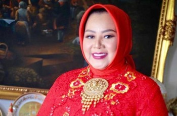 Desainer Kondang Anna Mariana Rayakan Hari Ibu dengan Tema 'Ibu Berdaya, Bangsa Sejahtera'