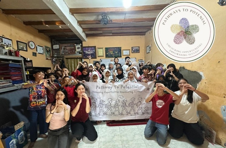 Feyola Giselle dan teman-temannya. (ist)