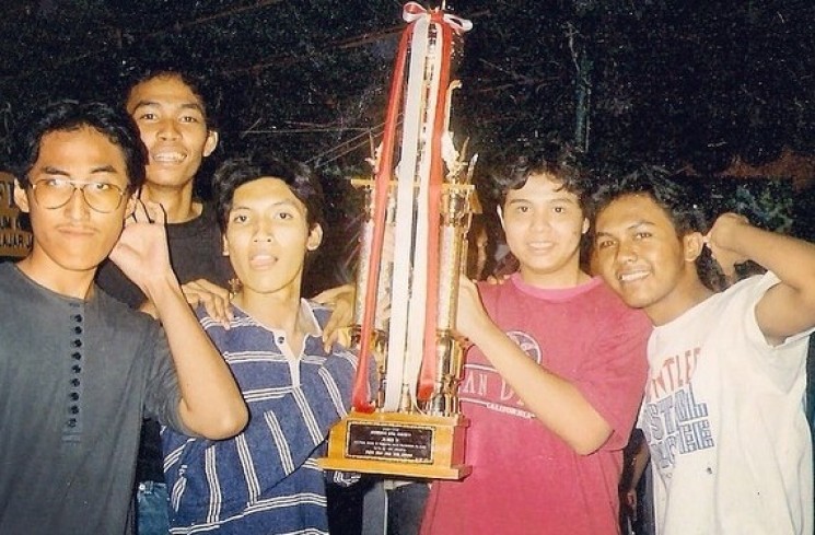 (Instagram/desta80s)