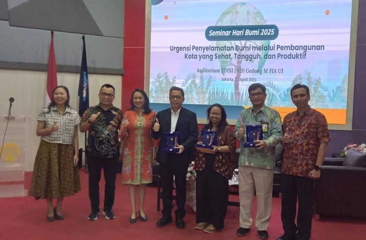 Dr. drg. Widya Leksmanawati Habibie, Dr. Rasio Ridho Sani, Ririn Radiawati, Prof. Teguh. (ist) 