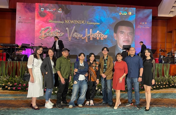 Titie Bartje, Vina Panduwinata dan penyanyi lainnya. (ist)