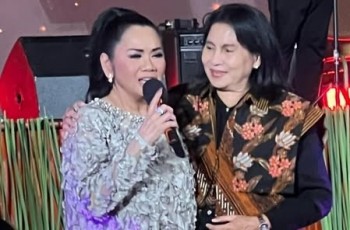 Titiek Bartje dan Vina Panduwinata Nyanyikan Lagu Lawas, Kenang Kepergian Bartje Van Houten