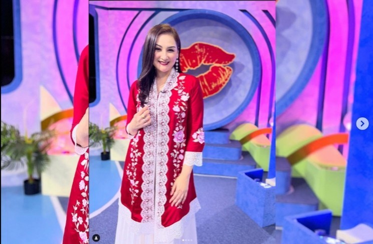 (Instagram/monaratuliu)