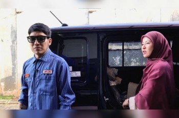 Desta Beri Hadiah Mobil Mewah di Ulang Tahun Natasha Rizky, Warganet Banjir Pujian: Hubungan Mantan yang Dewasa!
