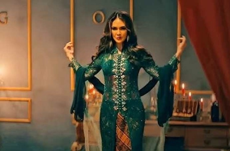 Luna Maya. (ist)