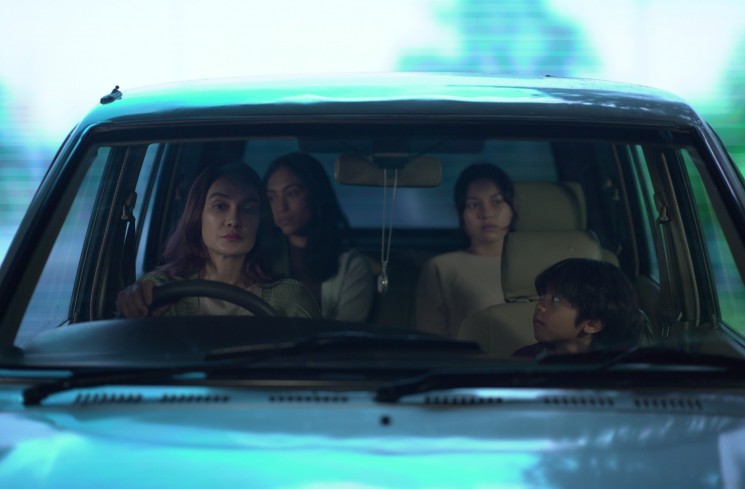 Luna Maya, Shareefa Daanish, Taskya Namya dalam film 'Jalan Pulang'. (ist)