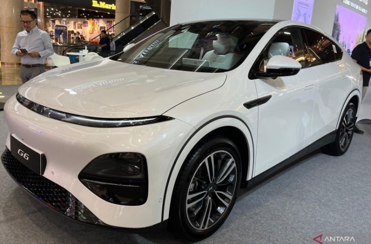Mobil listrik Xpeng G6 meluncur di Indonesia. ANTARA/Sri Dewi Larasati
