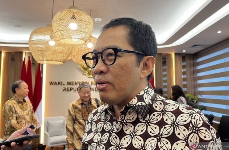 Wakil Menteri Perindustrian (Wamenperin) Faisol Riza saat ditemui awak media di Kantor Kemenperin RI di Jakarta, Selasa (1/7/2025). (ANTARA/Arnidhya Nur Zhafira)
