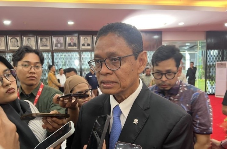 Wakil Menteri Energi dan Sumber Daya Mineral (ESDM) Yuliot Tanjung memberi keterangan setelah Konferensi Pers Peraturan Menteri ESDM Nomor 14 Tahun 2025, di Kementerian ESDM, Jakarta, Selasa (1/7/2025). ANTARA/Putu Indah Savitri

