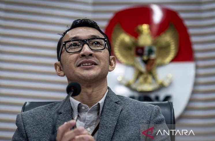 Juru Bicara KPK Budi Prasetyo menyampaikan keterangan terkait kasus dugaan korupsi PT Bank Rakyat Indonesia (BRI) (Persero) di Gedung Merah Putih KPK, Jakarta, Kamis (26/6/2025). ANTARA FOTO/Bayu Pratama S/foc/am.
