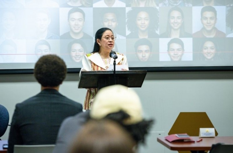 Ketua DPR RI Puan Maharani saat menjadi pembicara kunci (keynote speaker) dalam konferensi internasional "Role of Women in Strengthening Global Resilience and Advancing Diplomacy" yang digelar di California State University (CSU), Sacramento, Amerika Serikat (AS), Selasa (10/6/2025). (ANTARA/HO-DPR)

