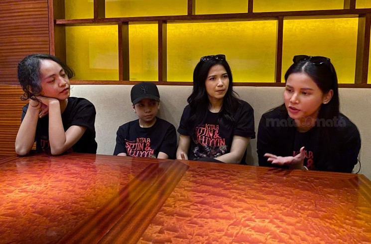 Pemain film "Kitab Sijjin dan Illiyyin", Yunita Siregar, Dinda Kanyadewi, Kawai Labiba, Sulthan Hamonangan di XXI Jogja City Mall, Sabtu (19/7/2025)