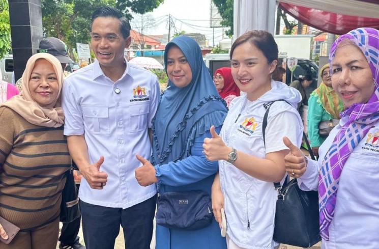 Sheila Warokka dan Para Pengurus KADIN. (ist)
