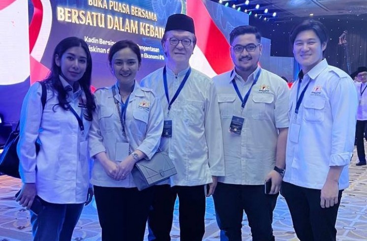 Sheila Warokka dan Para Pengurus KADIN. (ist)