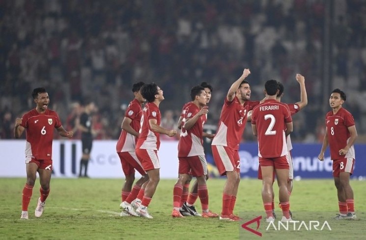 Ekspresi dari pesepak bola Timnas U-23 Indonesia saat adu penalti dengan Timnas U-23 Thailand dalam pertandingan semifinal Piala AFF U-23 2025 di Stadion Utama Gelora Bung Karno (SUGBK), Senayan, Jakarta, Jumat (25/7/2025). ANTARA FOTO/Muhammad Adimaja/mrh/tom/am.
