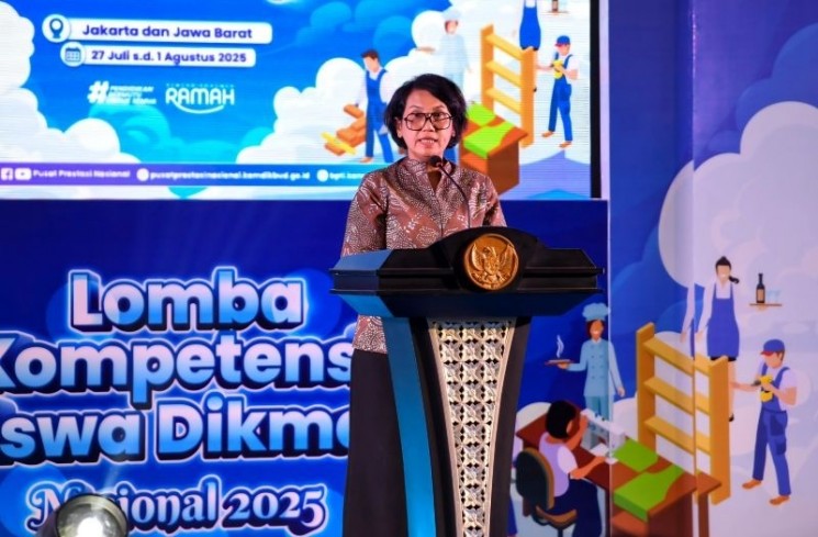 Sekretaris Jenderal (Sekjen) Kemendikdasmen Suharti menyampaikan arahan pada pembukaan LKS Dikmen ke-33 Tahun 2025 di Balai Besar Pengembangan Penjaminan Mutu Pendidikan Vokasi Bisnis dan Pariwisata, Kota Depok, Provinsi Jawa Barat pada Senin (28/7/2025). ANTARA/HO-Humas Kemendikdasmen
