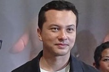Nicholas Saputra Mendadak jadi Penyanyi di Film 'Musikal Siapa Dia'
