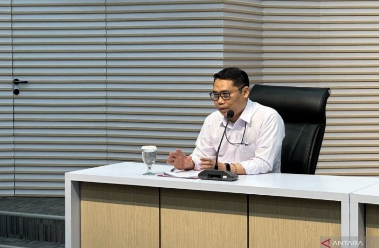 Pelaksana Tugas Deputi Penindakan dan Eksekusi Komisi Pemberantasan Korupsi Asep Guntur Rahayu saat memberikan keterangan di Gedung Merah Putih KPK, Jakarta, Kamis (31/7/2025). (ANTARA/Rio Feisal)
