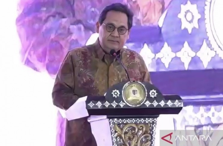 Chief Economist Danantara Indonesia Reza Yamora Siregar dalam Seminar Nasional P3V XXV di Jakarta, Senin (11/8/2025). (ANTARA/Imamatul Silfia)
