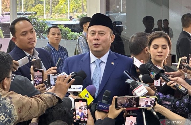 Wakil Ketua DPR RI Cucun Ahmad Syamsurijal saat memberikan keterangan di kompleks parlemen, Senayan, Jakarta, Jumat (15/8/2025). ANTARA/Rio Feisal
