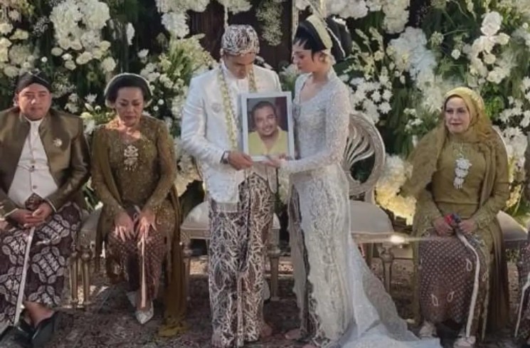 Profil Rachquel Nesia, seorang aktris muda yang secara resmi menikah dengan Kevin Royano. (Instagram/rachquelnes)