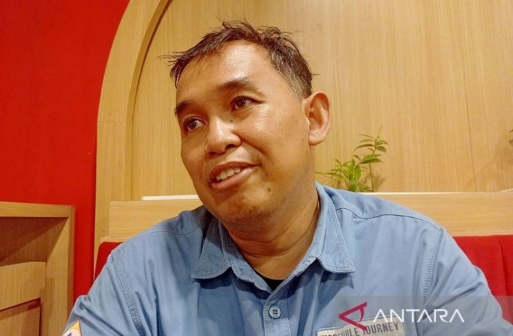 Dekan Fakultas Kedokteran Universitas Jenderal Soedirman (Unsoed) Purwokerto Dr. M. Mukhlis Rudi Prihatno memberi keterangan pers di Purwokerto, Kabupaten Banyumas, Jawa Tengah, Senin (18/8/2025) malam, terkait dengan pengajuan permohonan uji materi Pasal 187 Ayat (4) dan Pasal 209 Ayat (2) Undang-Undang Nomor 17 Tahun 2023 tentang Kesehatan. ANTARA/Sumarwoto
