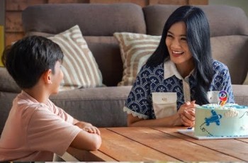 Titi Kamal Bintangi Film 'Air Mata di Ujung Sajadah 2', Rilis First Look soal Kisah Haru Ibu