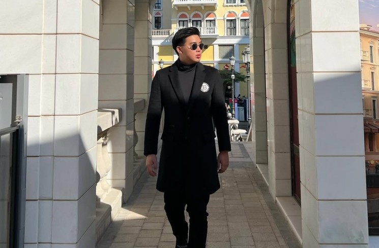 Profil Timothy Ronald, influencer muda yang dijuluki The Next Warren Buffett Indonesia. (Instagram/timothyronaldd)