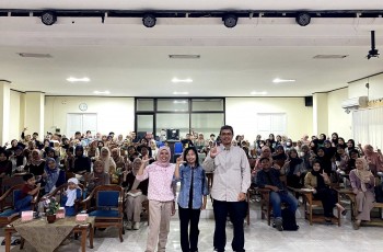 Peraih Penghargaan 'Ahmad Tohari Awards 2025', Khansa Maria Luncurkan Novel 'GUIWU'