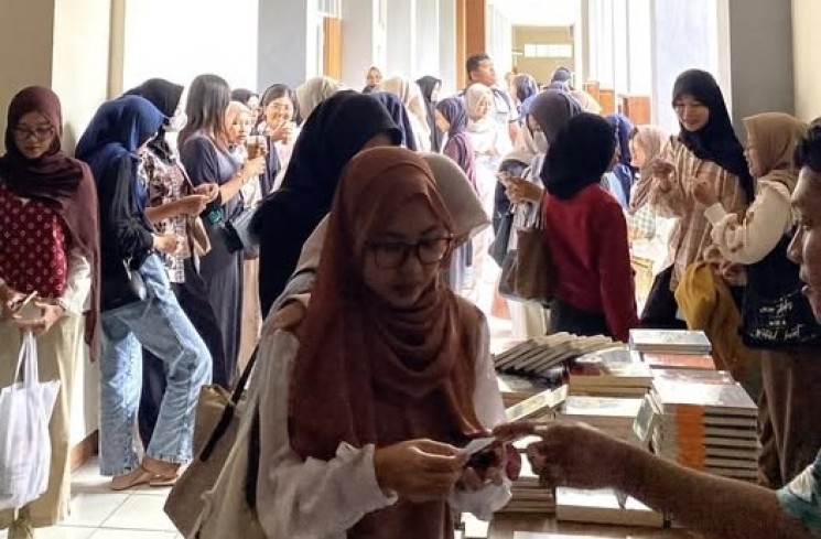 Para peserta peluncuran novel 'GUIWU'. (ist)
