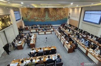 DPR Segera Rampungkan RUU Kepariwisataan, Bahas Anggaran Baru dengan Kemenparekraf