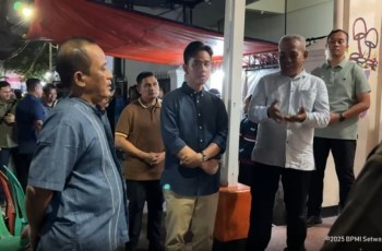 Wapres Gibran Tinjau Pos Siskamling, Tegaskan Pentingnya Keamanan Pascademo