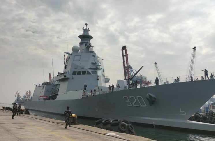 KRI Brawijaya 320 saat bersandar di Tanjung Priok, Jakarta Utara, Senin (8/9/2025) (ANTARA/Walda Marison)
