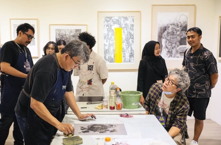 Workshop Ilmu Cetak Litografi bersama DEVFTO Printmaking Institute (Instagram/artjog.id)