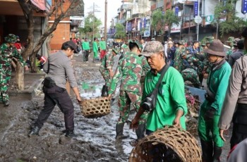 TNI AD Kerahkan 300 Prajurit untuk Evakuasi Korban Banjir Bali