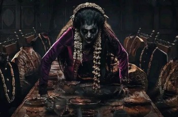 Review Film Perempuan Pembawa Sial, Horor Mistis Jawa yang Angkat Mitos Bahu Laweyan
