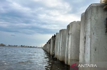 KKP Tegaskan Tanggul Beton KCN di Cilincing Bukan Giant Sea Wall