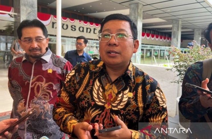 Arsip foto - Kepala Badan Pangan Nasional (Bapanas) Arief Prasetyo Adi menjawab pertanyaan awak media ditemui seusai rapat kerja dengan Komisi IV DPR RI di Jakarta, Kamis (4/9/2025). ANTARA/Harianto

