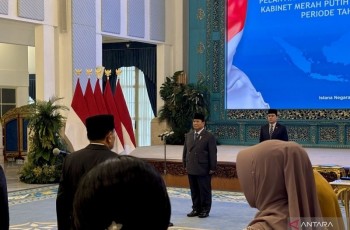Presiden Prabowo Lantik Djamari Chaniago sebagai Menko Polhukam