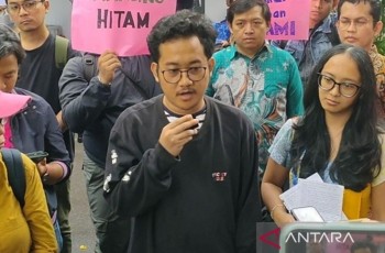 Keluarga Minta Polda Beri Delpedro Akses Menulis untuk Selesaikan Tesis