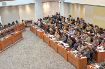Banggar DPR Usul Tambahan Minyak Goreng dalam Bantuan Pangan, Menkeu Setuju
