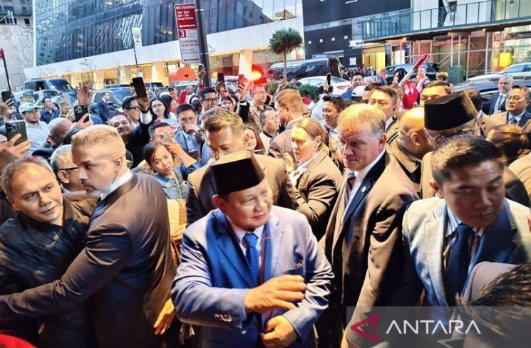 Presiden RI Prabowo Subianto tiba di hotel tempat menginap di kawasan Manhattan, New York, Amerika Serikat, Sabtu (20/9/2025). ANTARA/Fathur Rochman/am.

