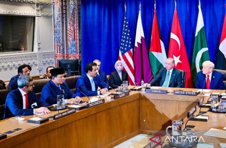 Presiden RI Prabowo Subianto (dua kiri) menghadiri Multilateral Meeting on the Middle East atas undangan Presiden Amerika Serikat Donald Trump di Ruang Konsultasi Dewan Keamanan Perserikatan Bangsa-Bangsa (PBB), New York, Amerika Serikat, Selasa (23/9/2025). ANTARA/HO-Biro Pers Sekretariat Presiden
