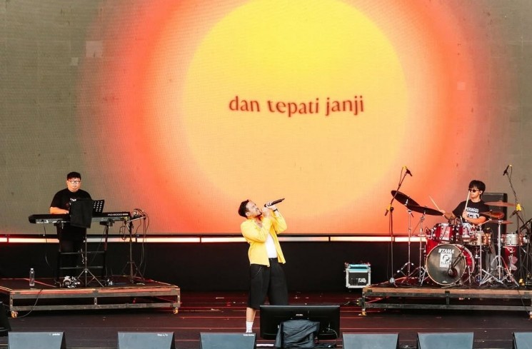 Adrian Khalif di CRSL Land Festival 2025. (Instagram/crsl.landfest)