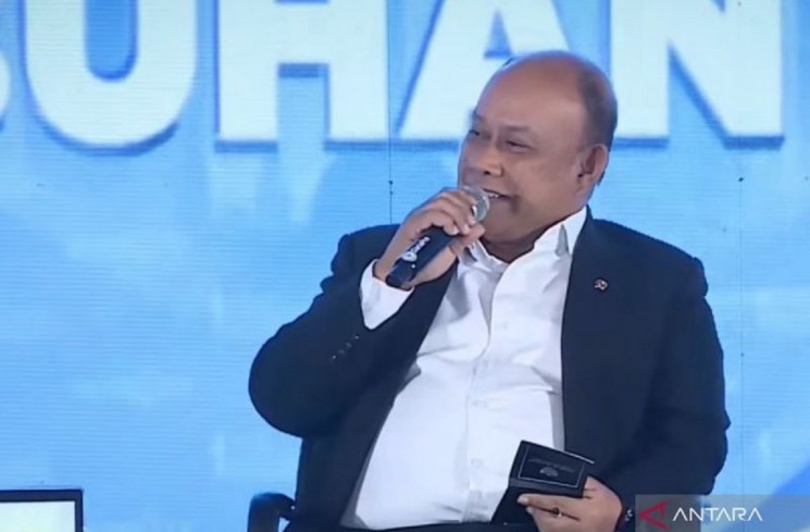 Tangkapan layar - Kepala Badan Gizi Nasional (BGN) Dadan Hindayana saat menjadi panelis dalam forum 1 Tahun Pemerintahan Prabowo-Gibran: Optimism on 8% Economic Growth di Jakarta, Kamis (16/10/2025). ANTARA/Tri Meilani Ameliya.
