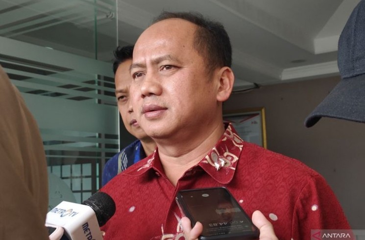 Kepala Pusat Penerangan Hukum (Kapuspenkum) Kejaksaan Agung Anang Supriatna berbicara dengan awak media di Gedung Kejaksaan Agung, Jakarta, Jumat (24/10/2025). ANTARA/Nadia Putri Rahmani