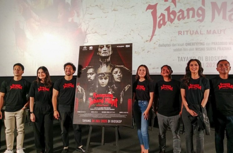 Atiqah Hasiholan dan pemain film lainnya. (ist)