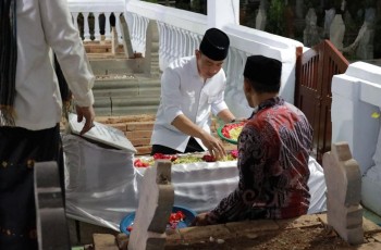Wapres Gibran Ziarah ke Makam Kiai Abbas Buntet, Ulama Pejuang Kemerdekaan dari Cirebon